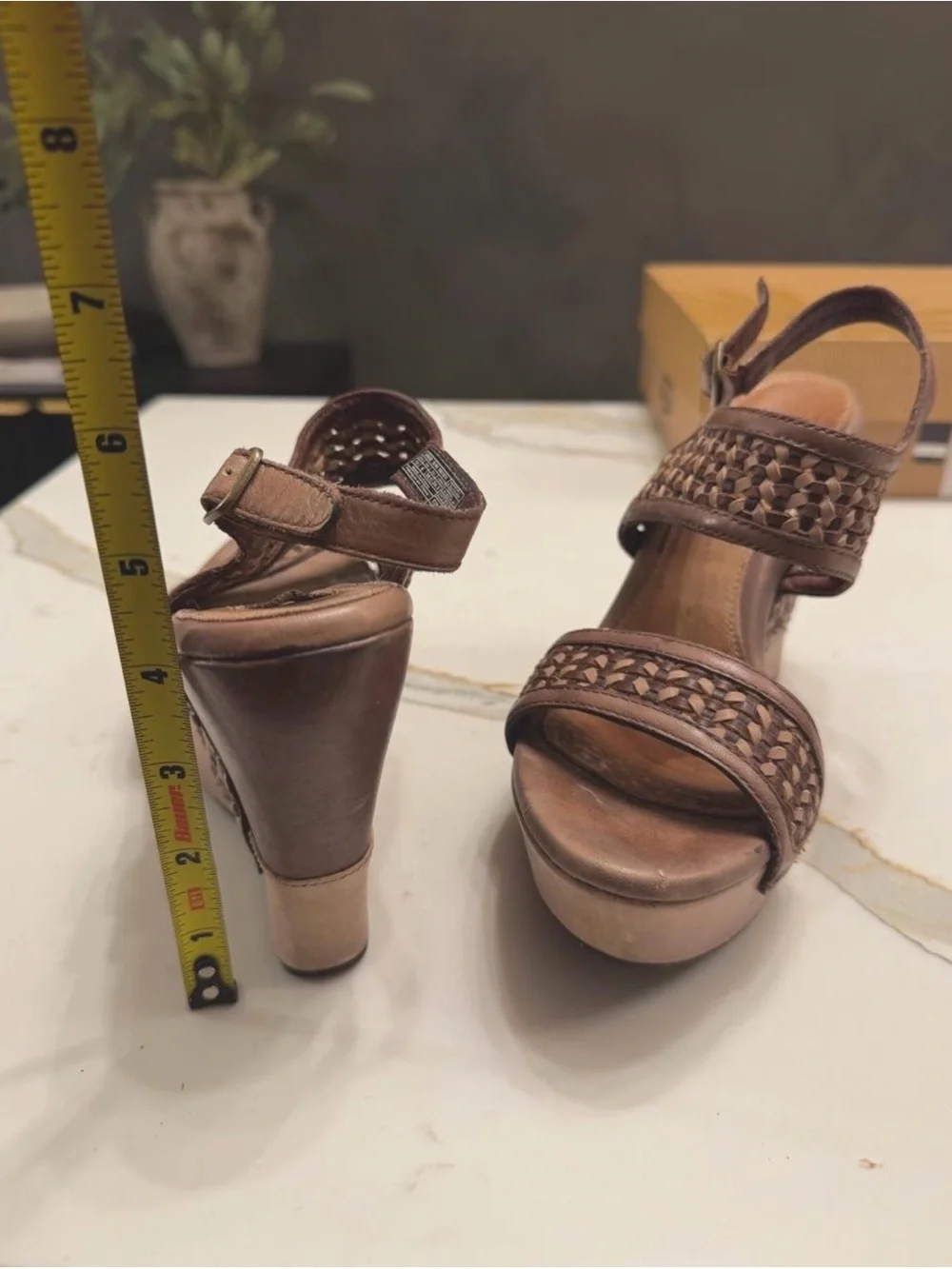 Ugg Australia Vintage “Assia” Leather Wedge Sandals (With box!) - Size 7.5